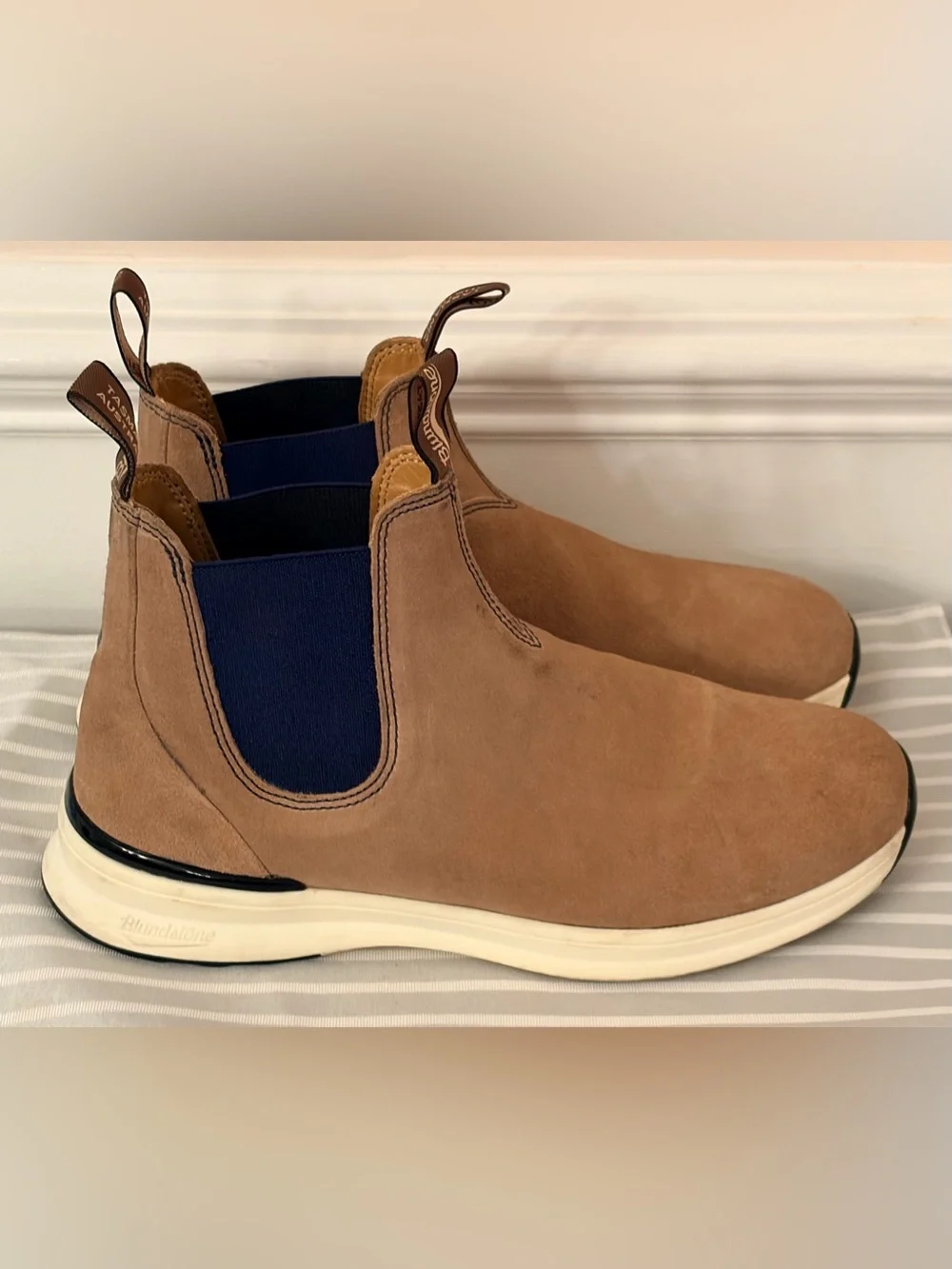 Blundstone Men's 2146 Suede Tan Leather Pull On Chelsea Boots 10 US/ 9 UK EUC